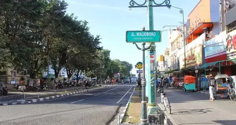 Menyusuri Jalan Legendaris: Eksplorasi Keindahan Jalan Malioboro di Yogyakarta